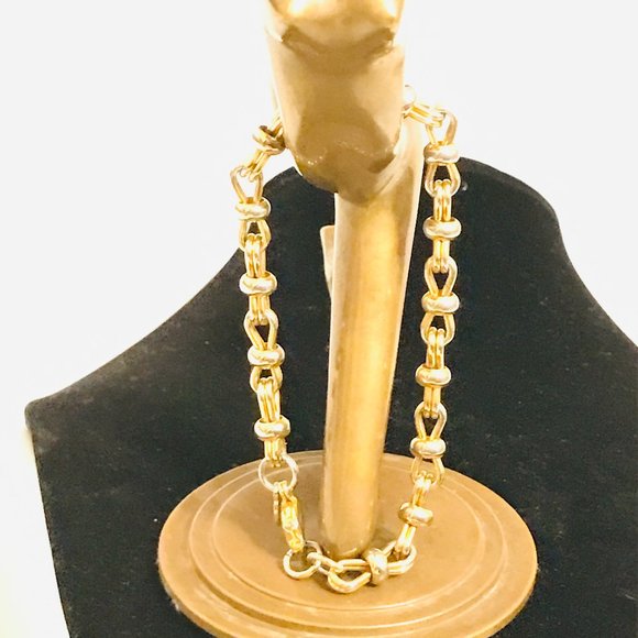 MONET GOLDTONE BOW TIE CHAIN LINK BRACELET - Picture 1 of 4